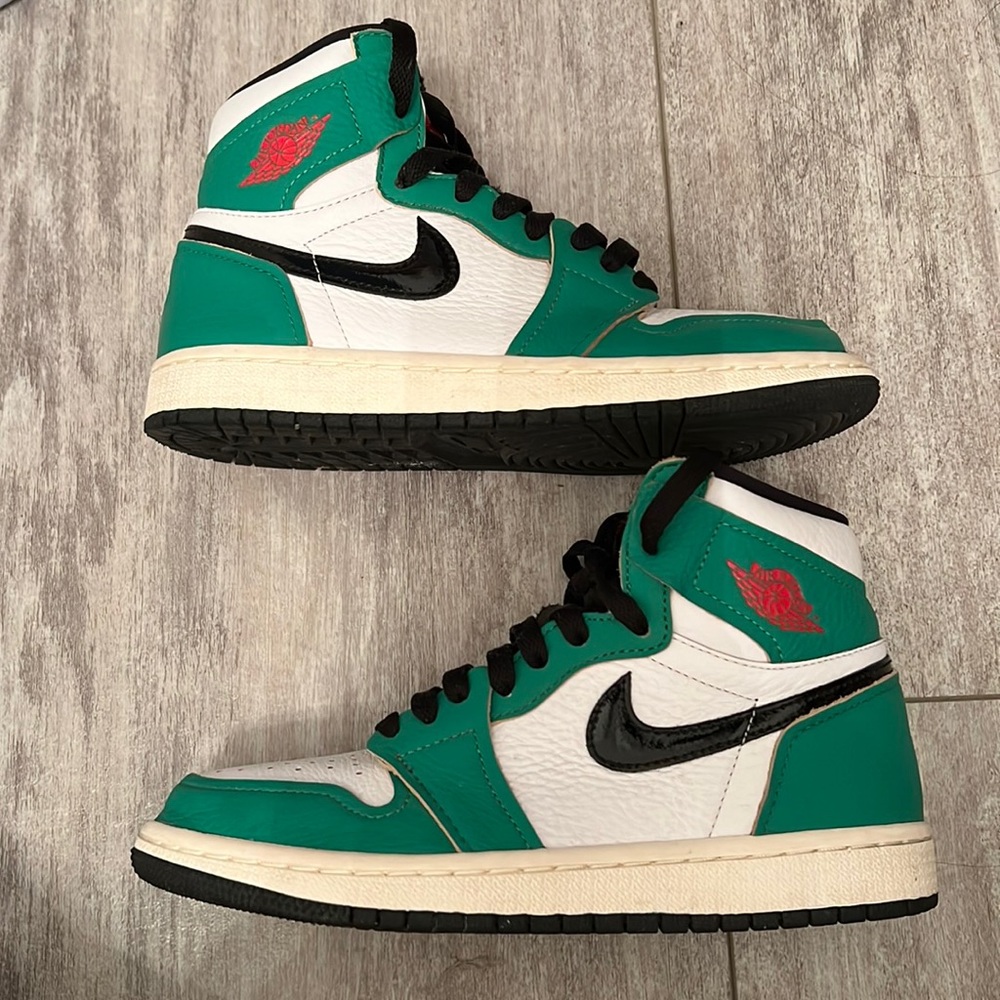 Wmns Air Jordan 1 Retro High OG ‘Lucky Green’